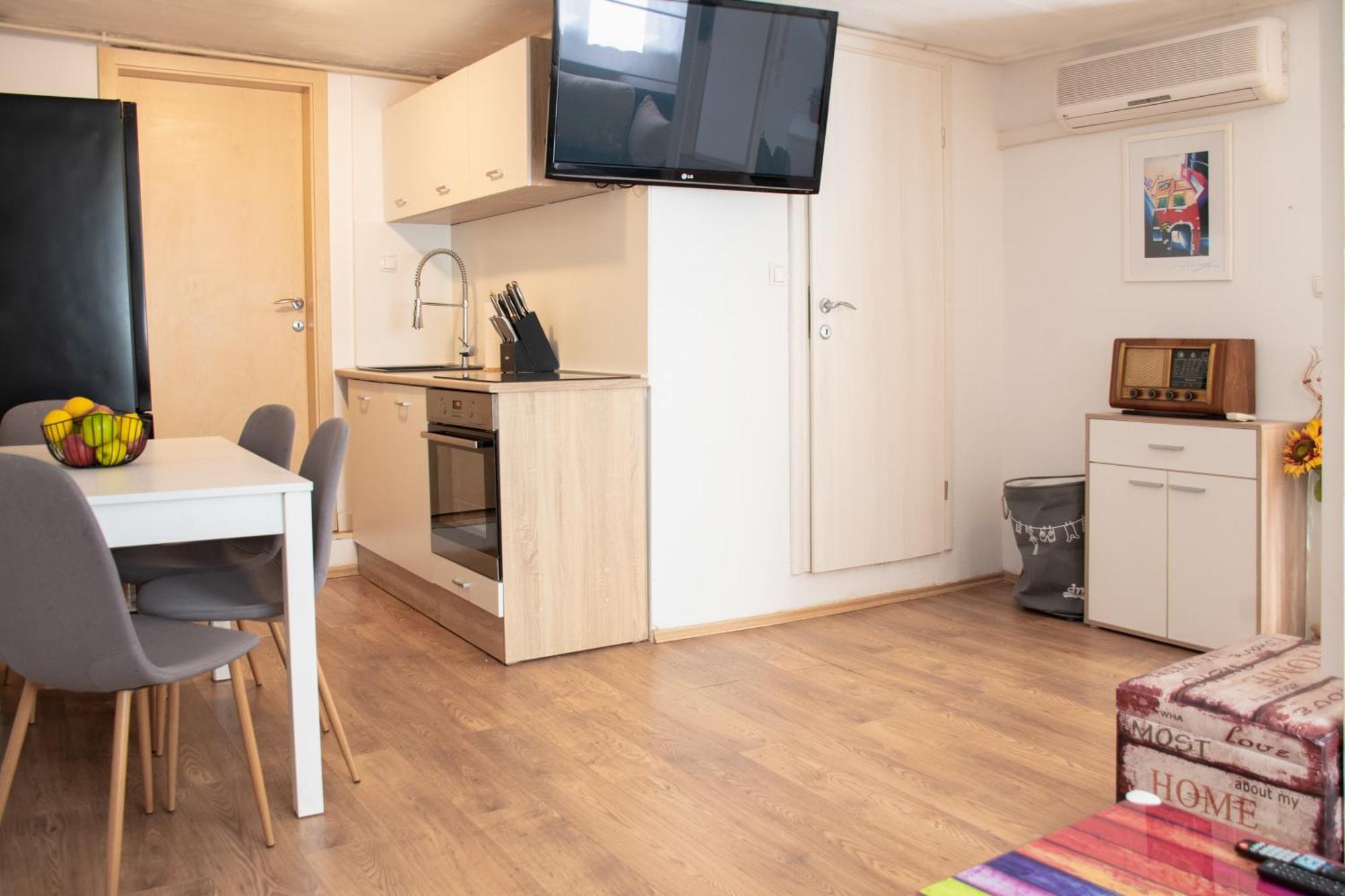 Twin-Magnolias Condo With Garden, Parking & Ev Station Zagreb Bagian luar foto
