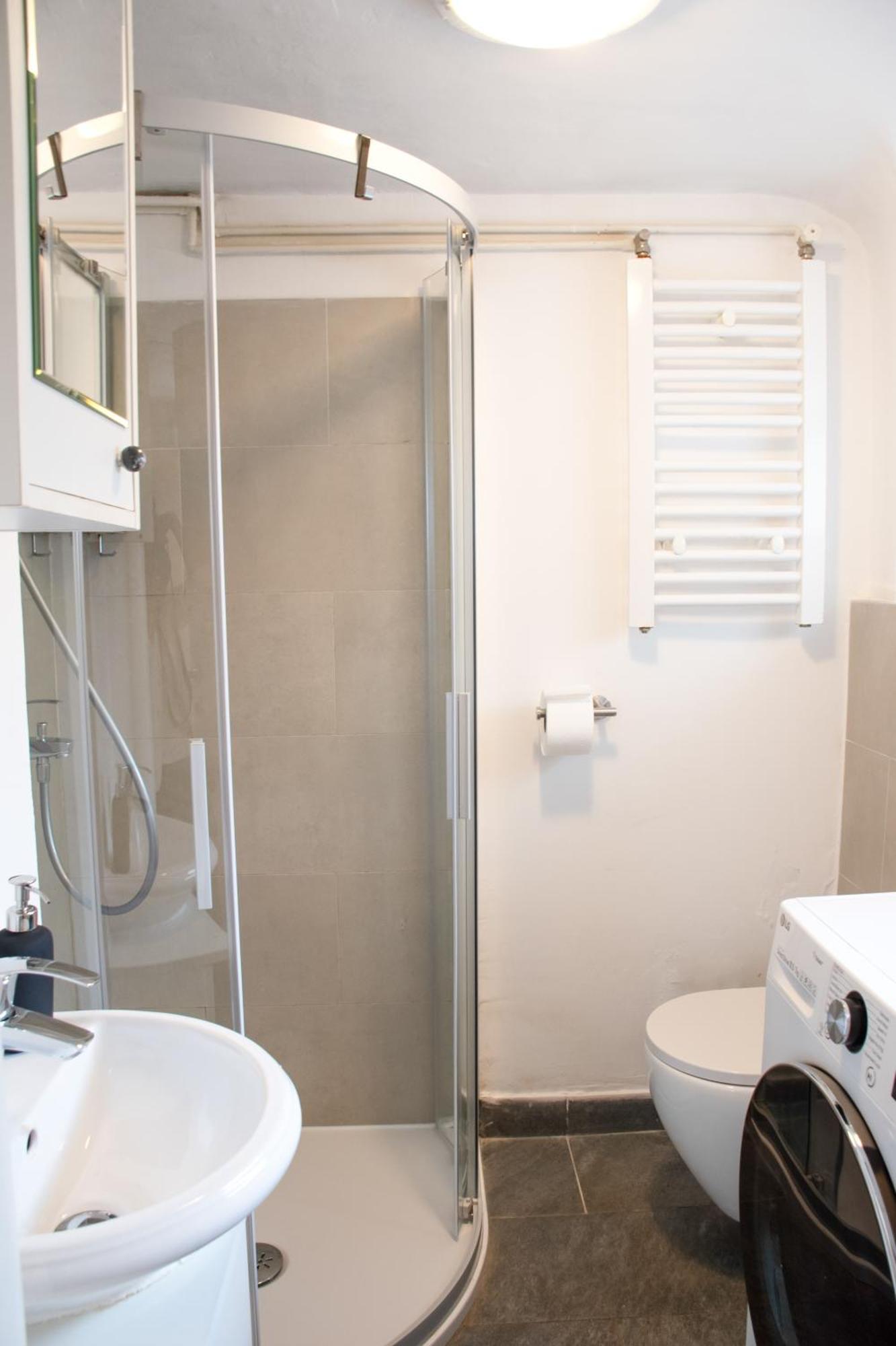 Twin-Magnolias Condo With Garden, Parking & Ev Station Zagreb Bagian luar foto