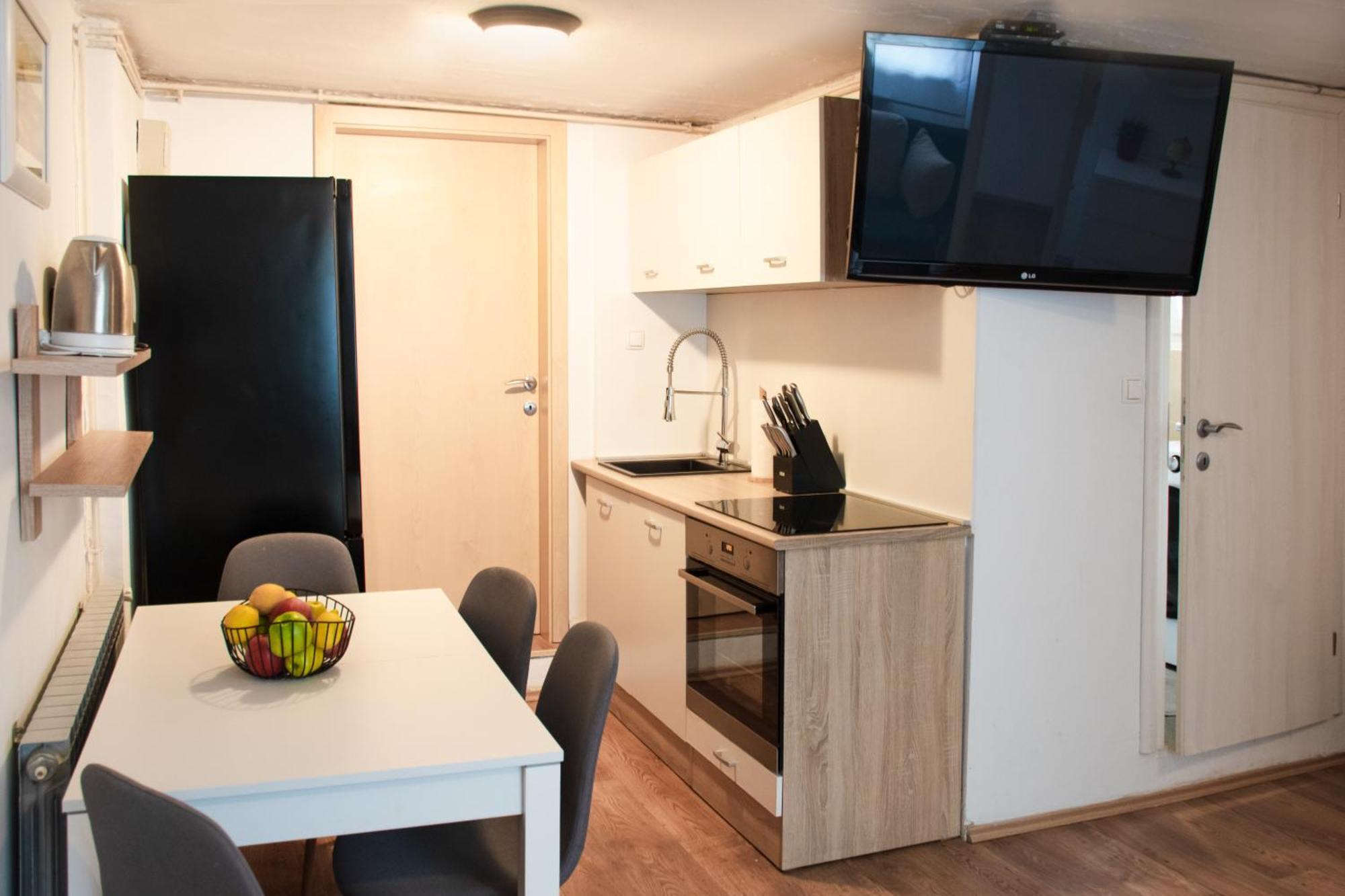 Twin-Magnolias Condo With Garden, Parking & Ev Station Zagreb Bagian luar foto