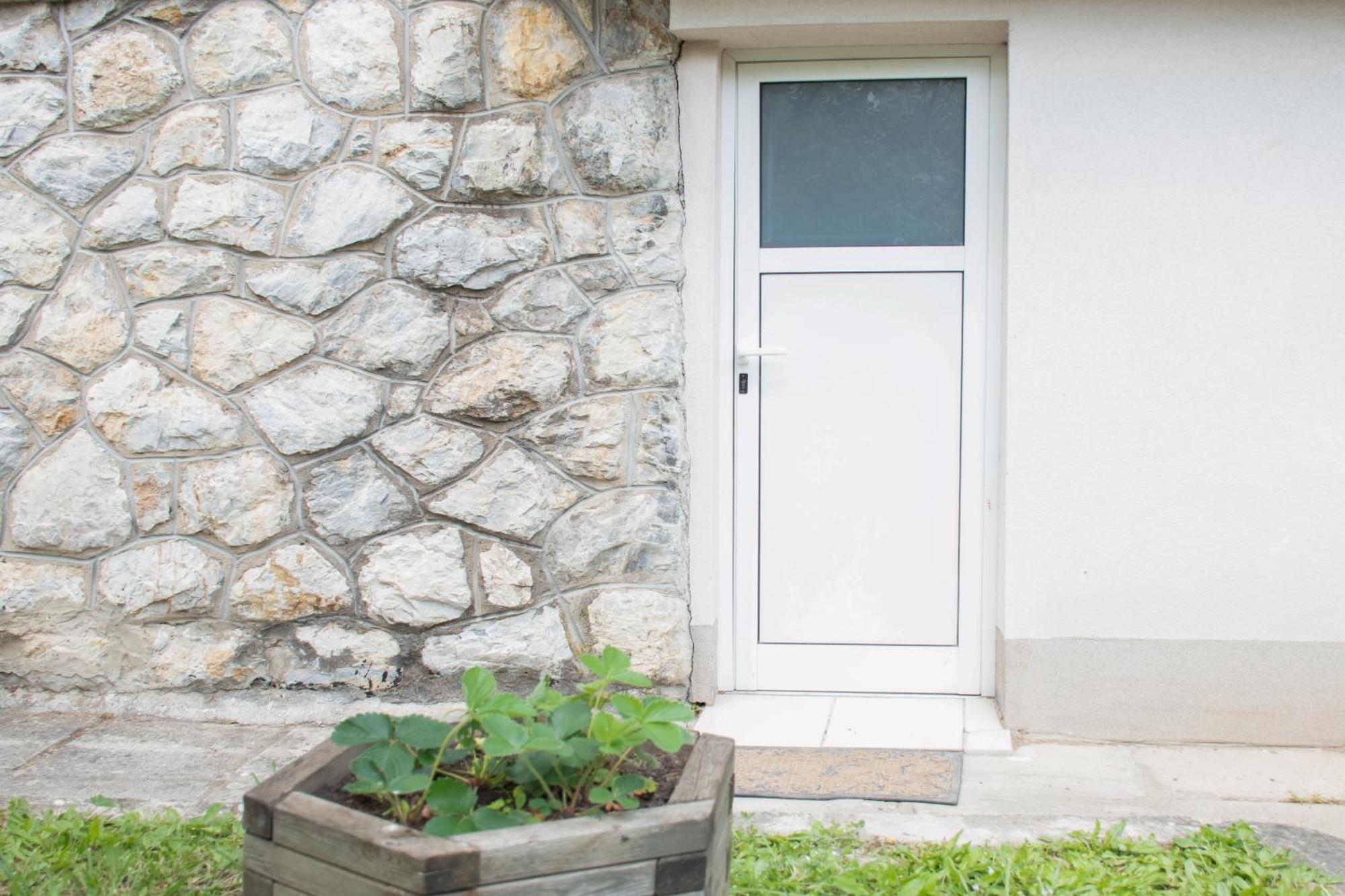 Twin-Magnolias Condo With Garden, Parking & Ev Station Zagreb Bagian luar foto
